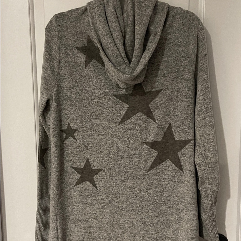 Sweet Romeo Gray Star Pattern Cape - Picture 6 of 7